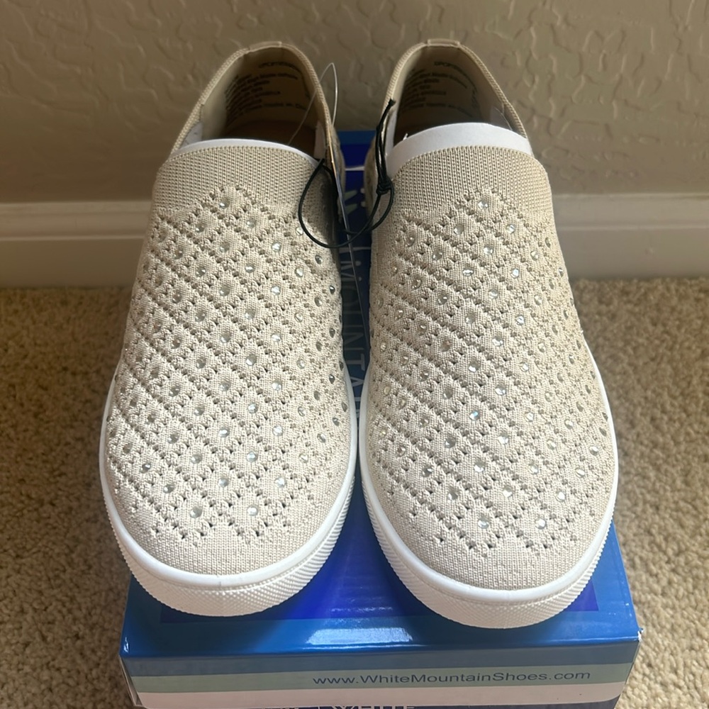 White Mountain “A little Sparkle” slip on shoes